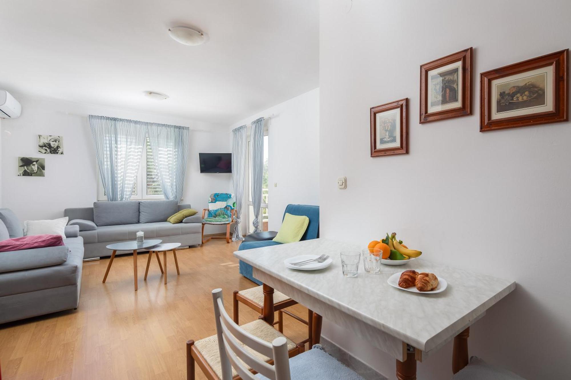 Jasna - Free Parking Makarska